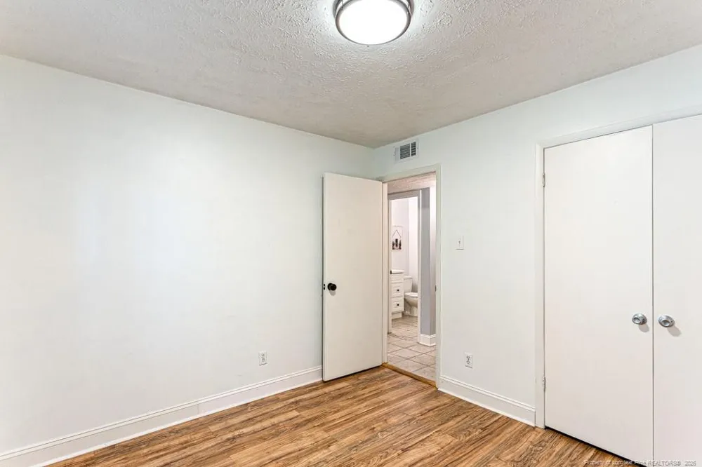 4305 Falls Drive Hope Mills, NC 28348