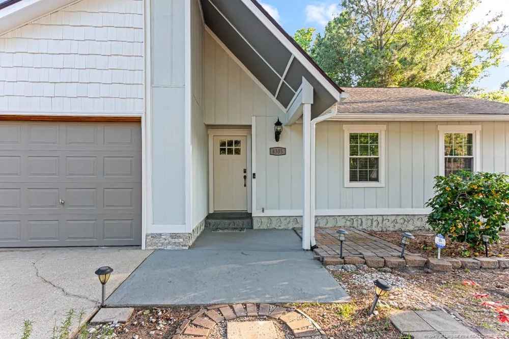 4305 Falls Drive Hope Mills, NC 28348
