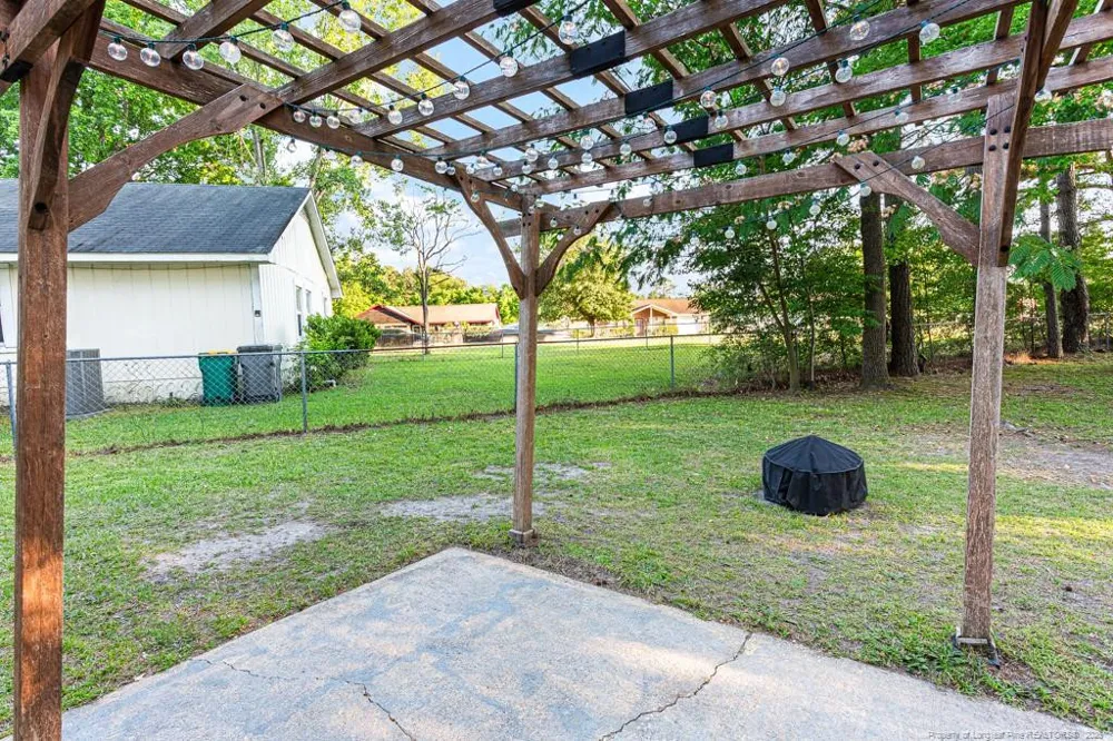 4305 Falls Drive Hope Mills, NC 28348