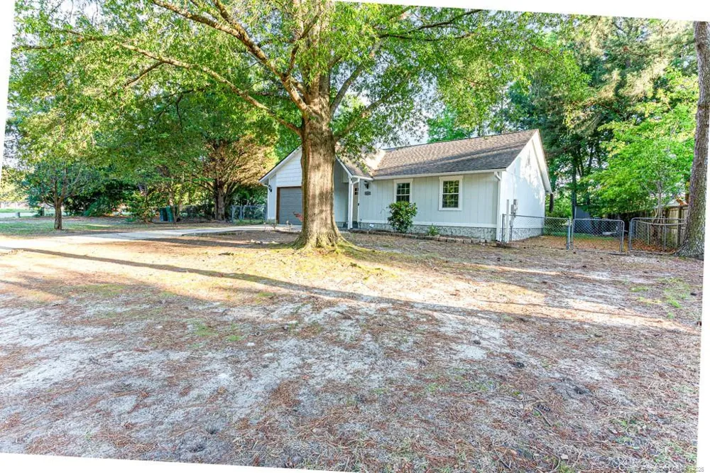 4305 Falls Drive Hope Mills, NC 28348