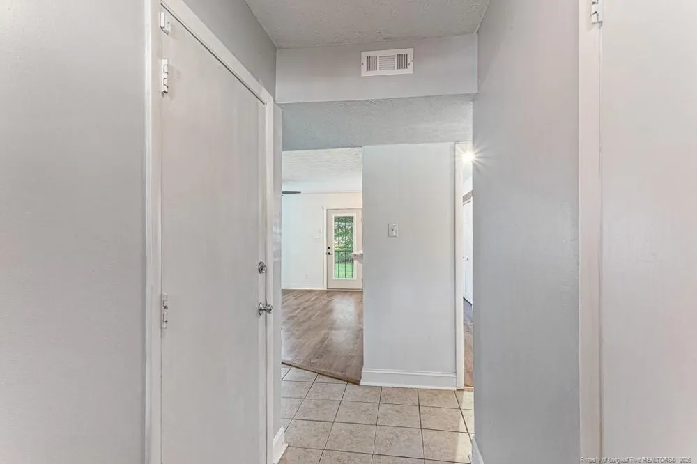 4305 Falls Drive Hope Mills, NC 28348