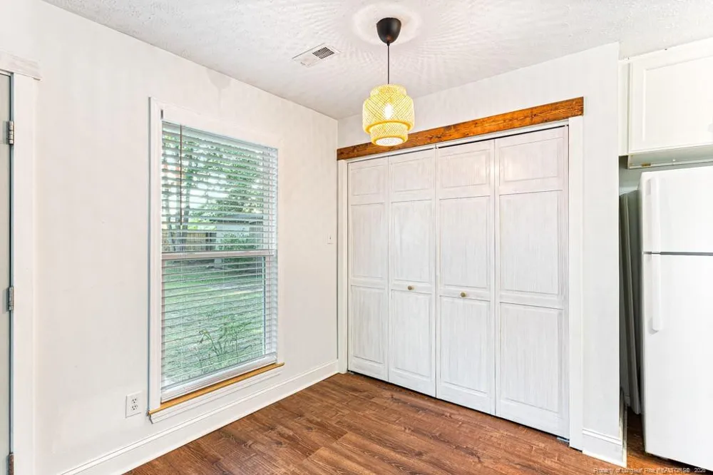 4305 Falls Drive Hope Mills, NC 28348