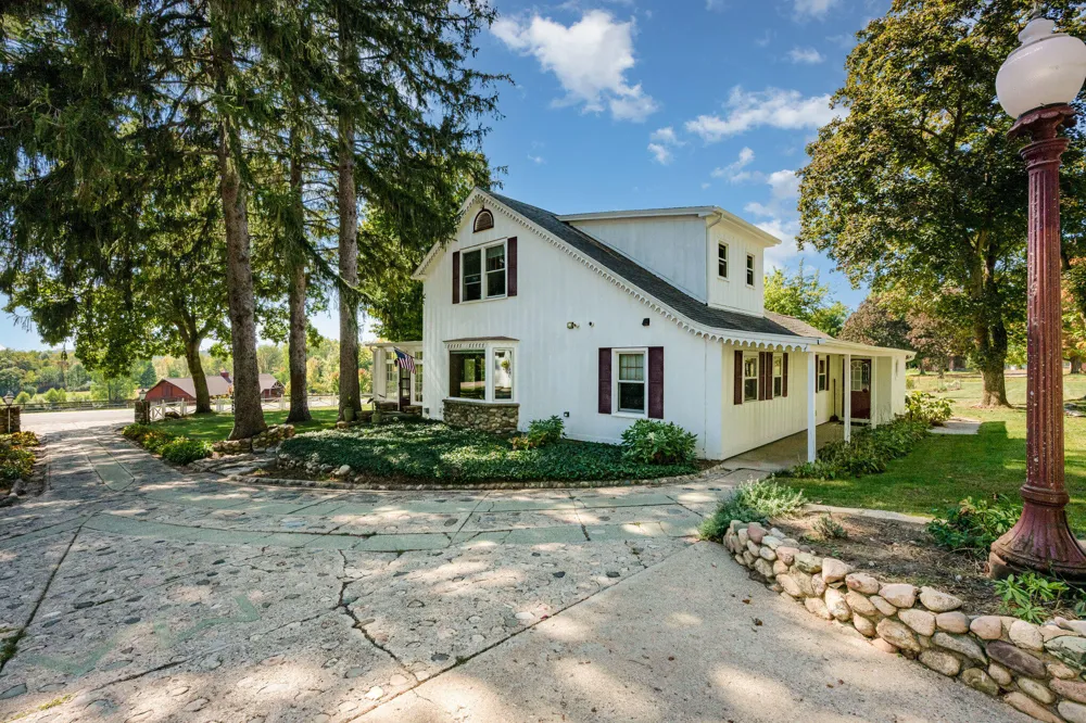 3189 125th Avenue Allegan, MI 49010