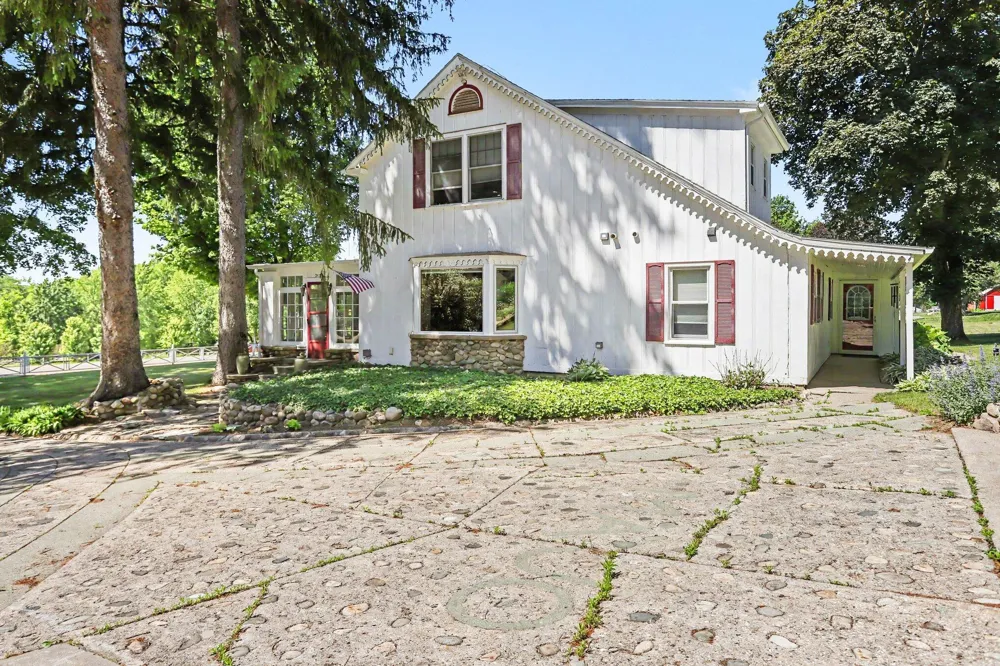 3189 125th Avenue Allegan, MI 49010