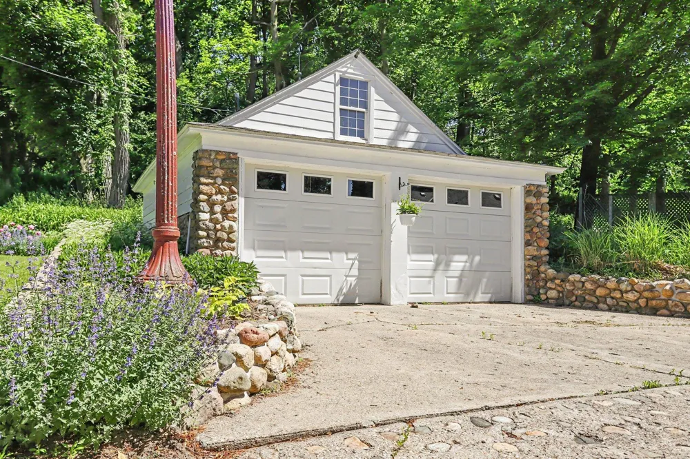 3189 125th Avenue Allegan, MI 49010