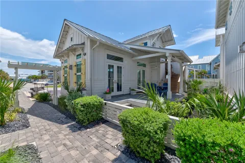 673 Center Square South S #17