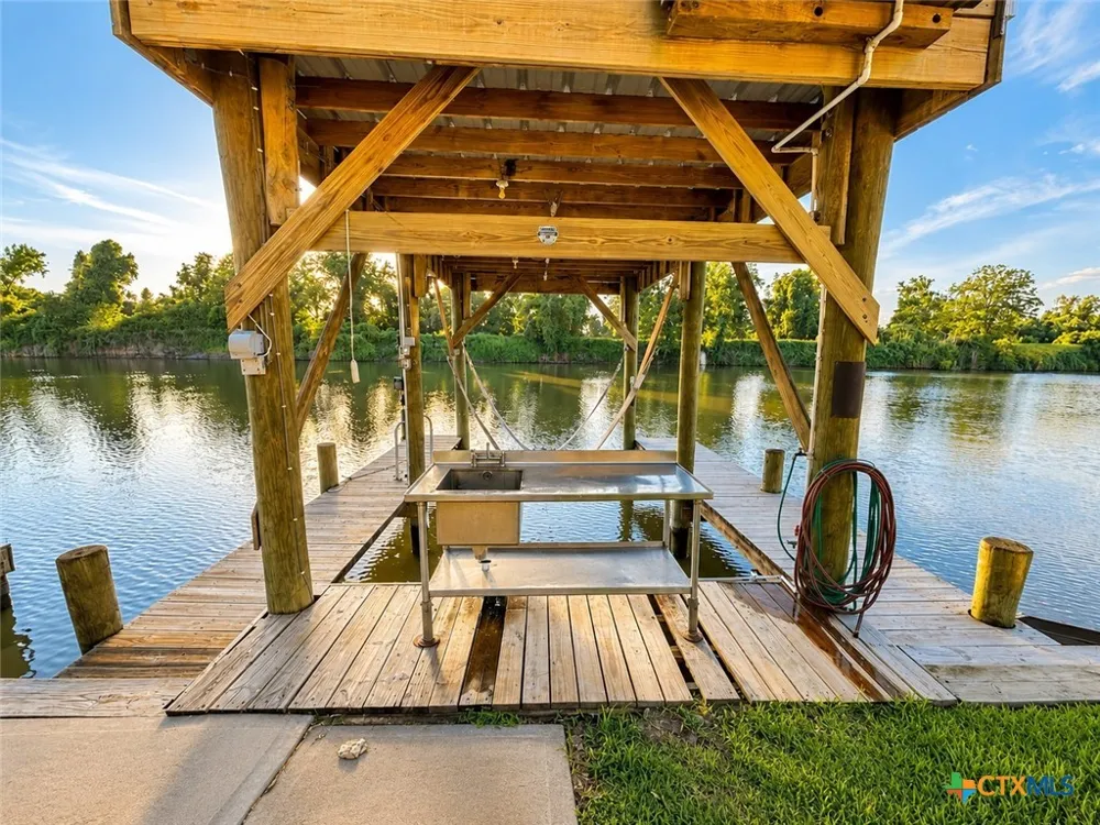 129 Selkirk Drive Bay City, TX 77414