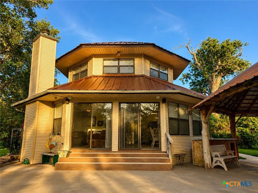 129 Selkirk Drive Bay City, TX 77414