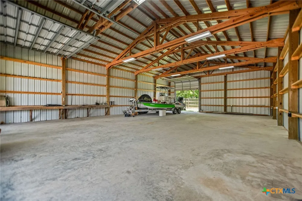 129 Selkirk Drive Bay City, TX 77414