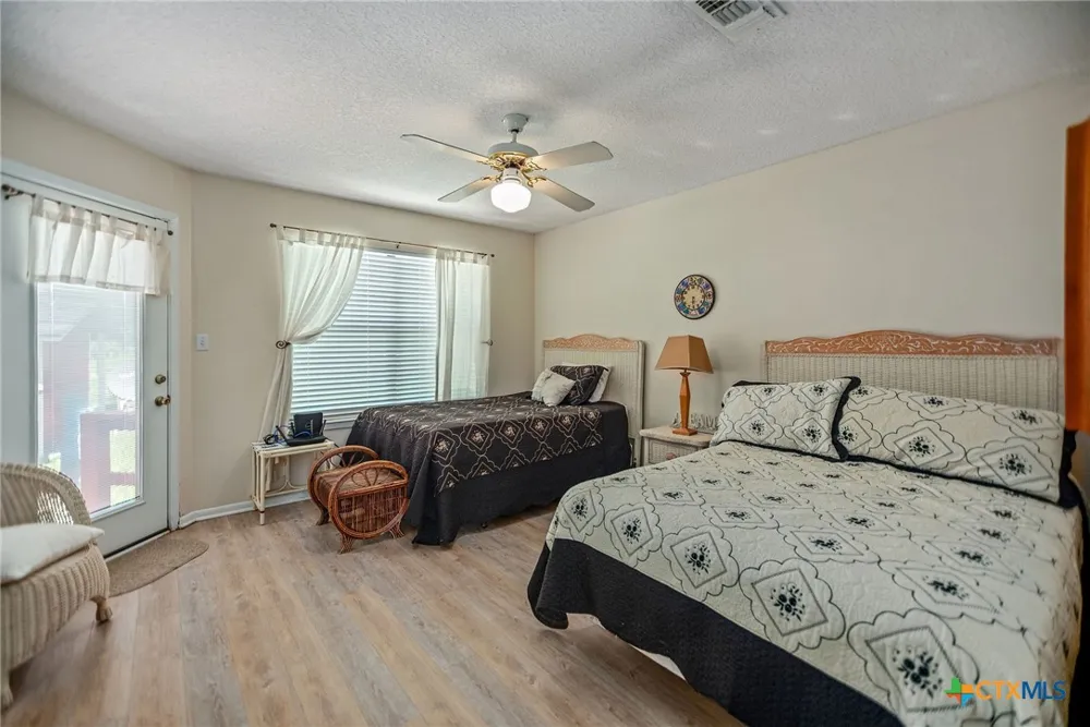 129 Selkirk Drive Bay City, TX 77414