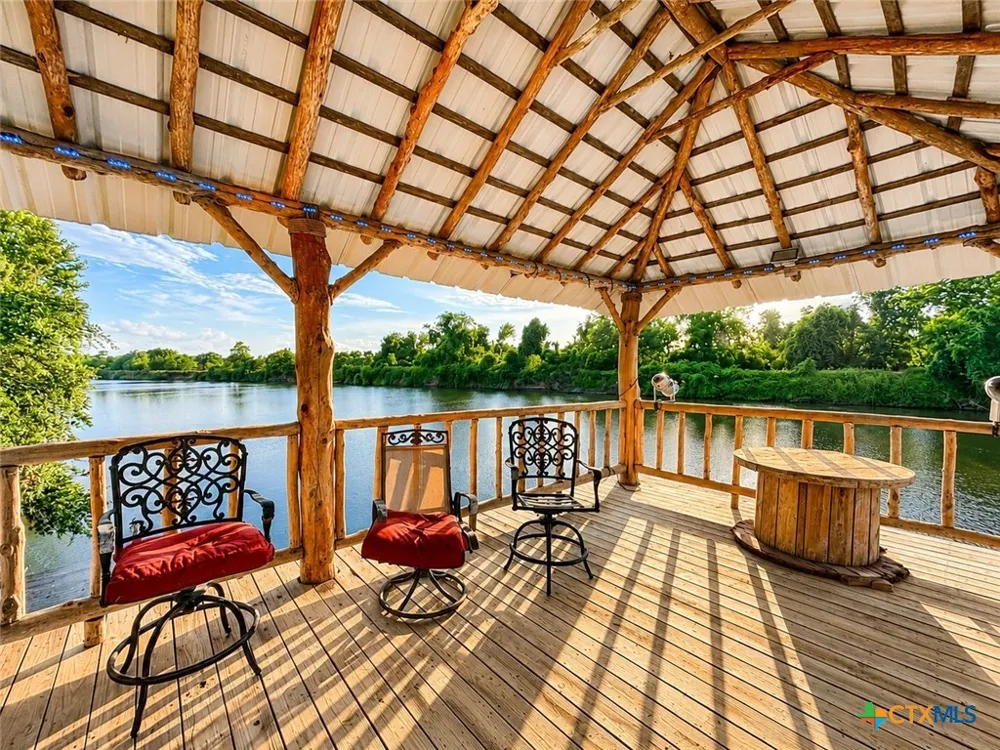 129 Selkirk Drive Bay City, TX 77414