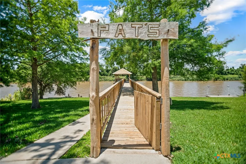 129 Selkirk Drive Bay City, TX 77414