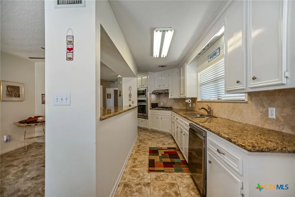 129 Selkirk Drive Bay City, TX 77414