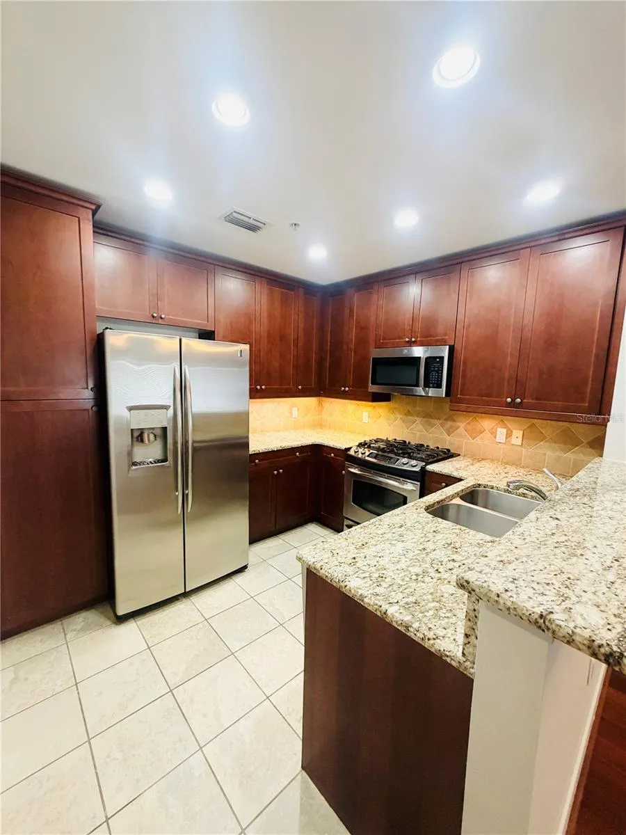2305 EDGEWATER DRIVE #1708 Orlando, FL 32804