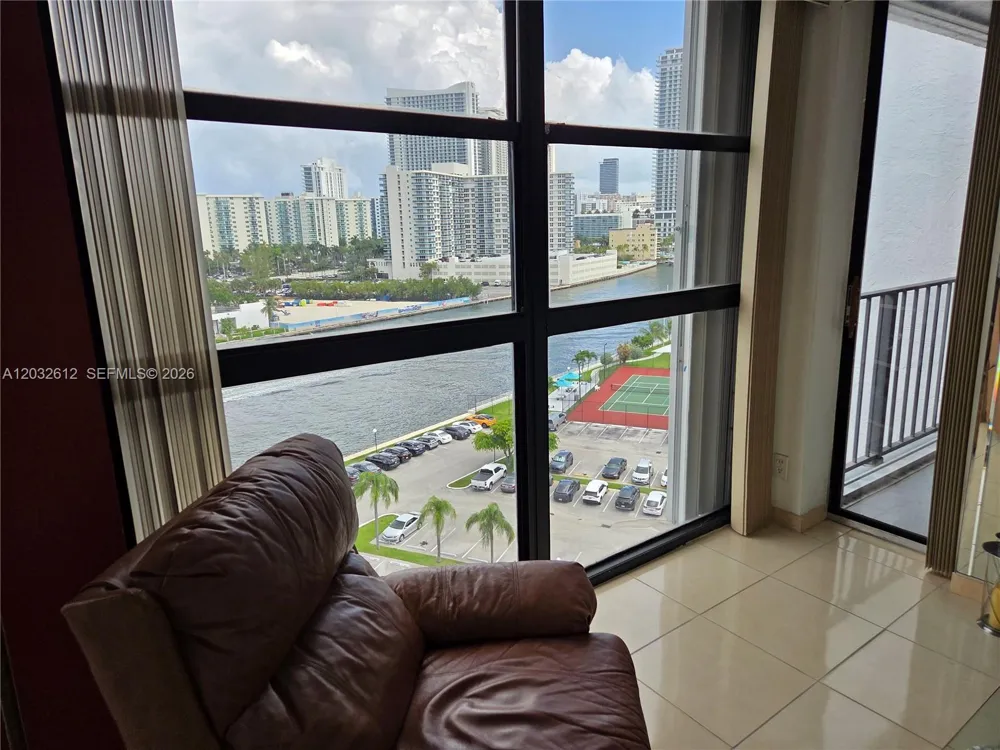400 Leslie Dr #1124 Hallandale Beach, FL 33009