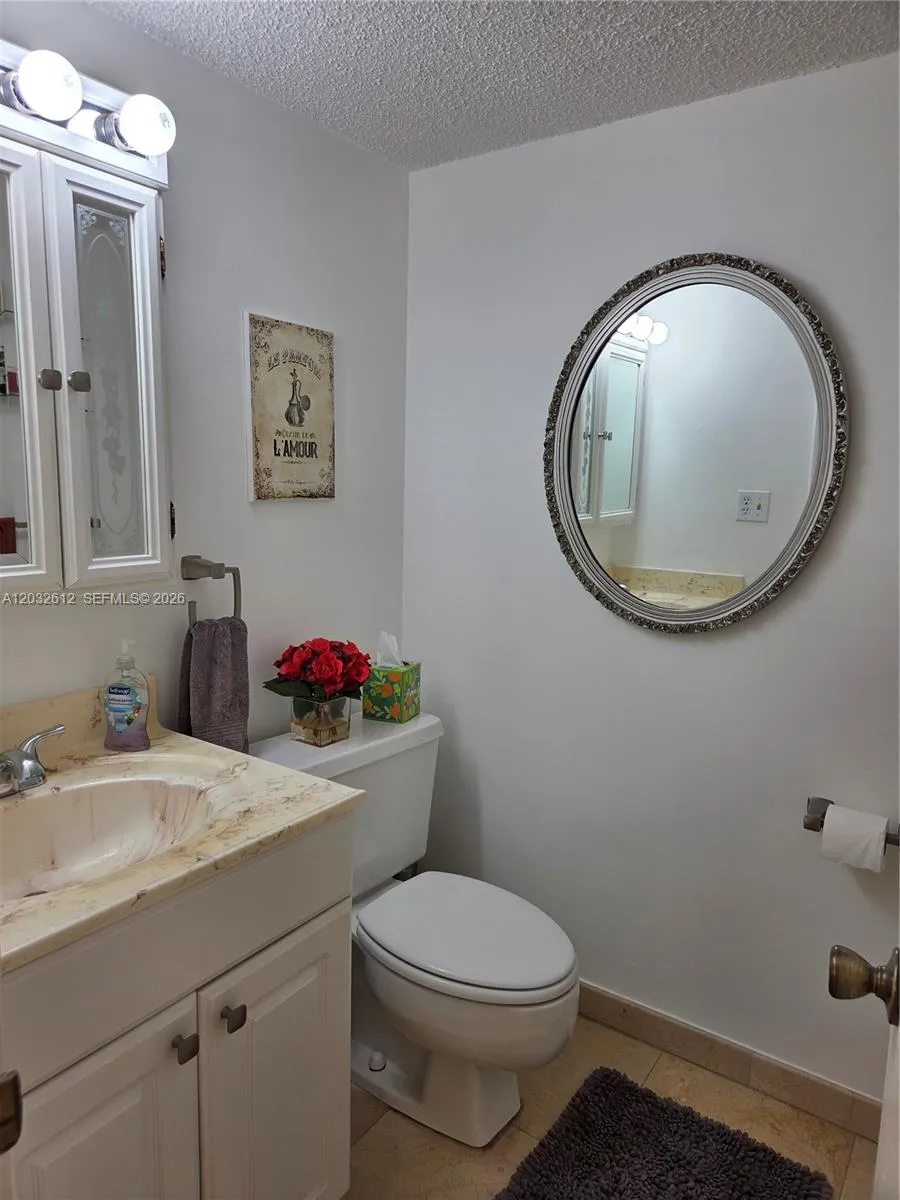 400 Leslie Dr #1124 Hallandale Beach, FL 33009