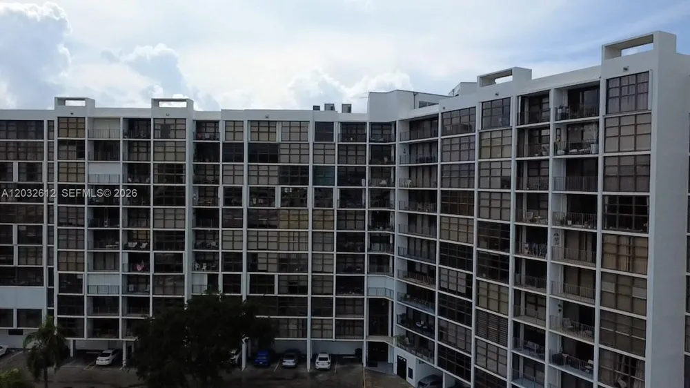 400 Leslie Dr #1124 Hallandale Beach, FL 33009