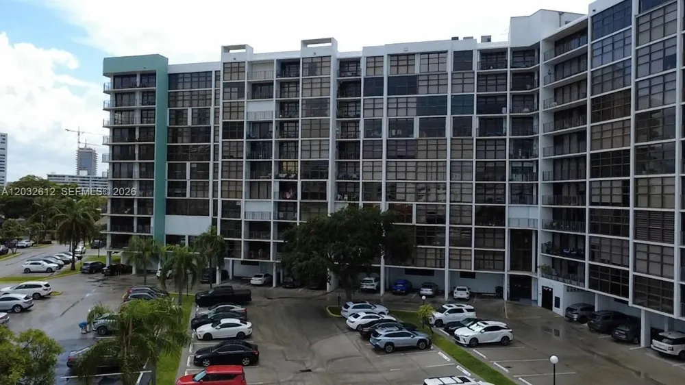 400 Leslie Dr #1124 Hallandale Beach, FL 33009