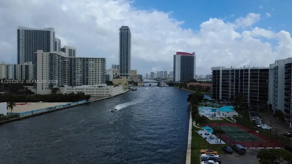 400 Leslie Dr #1124 Hallandale Beach, FL 33009