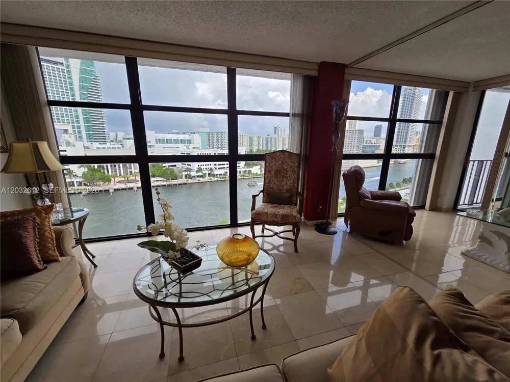 400 Leslie Dr #1124 Hallandale Beach, FL 33009