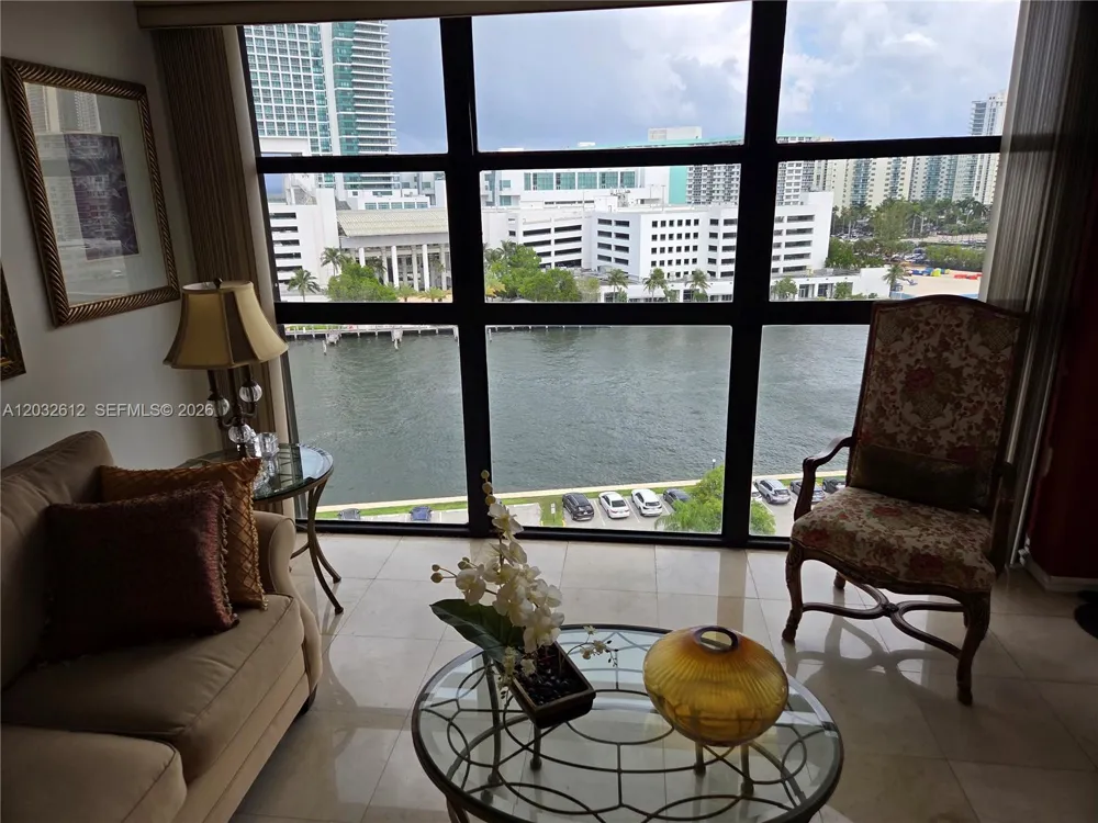 400 Leslie Dr #1124 Hallandale Beach, FL 33009