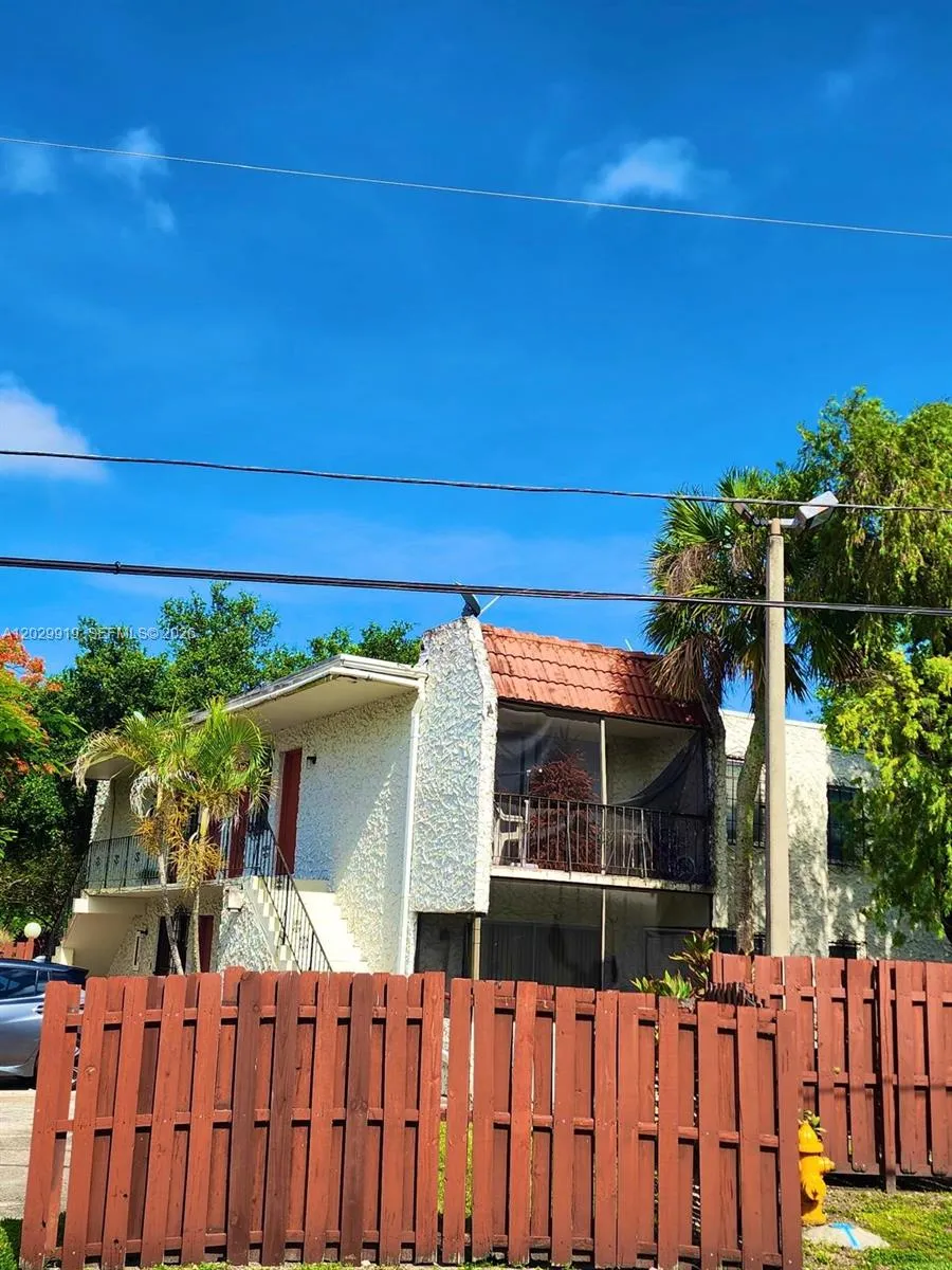 8701 SW 141st St #H6 Palmetto Bay, FL 33176