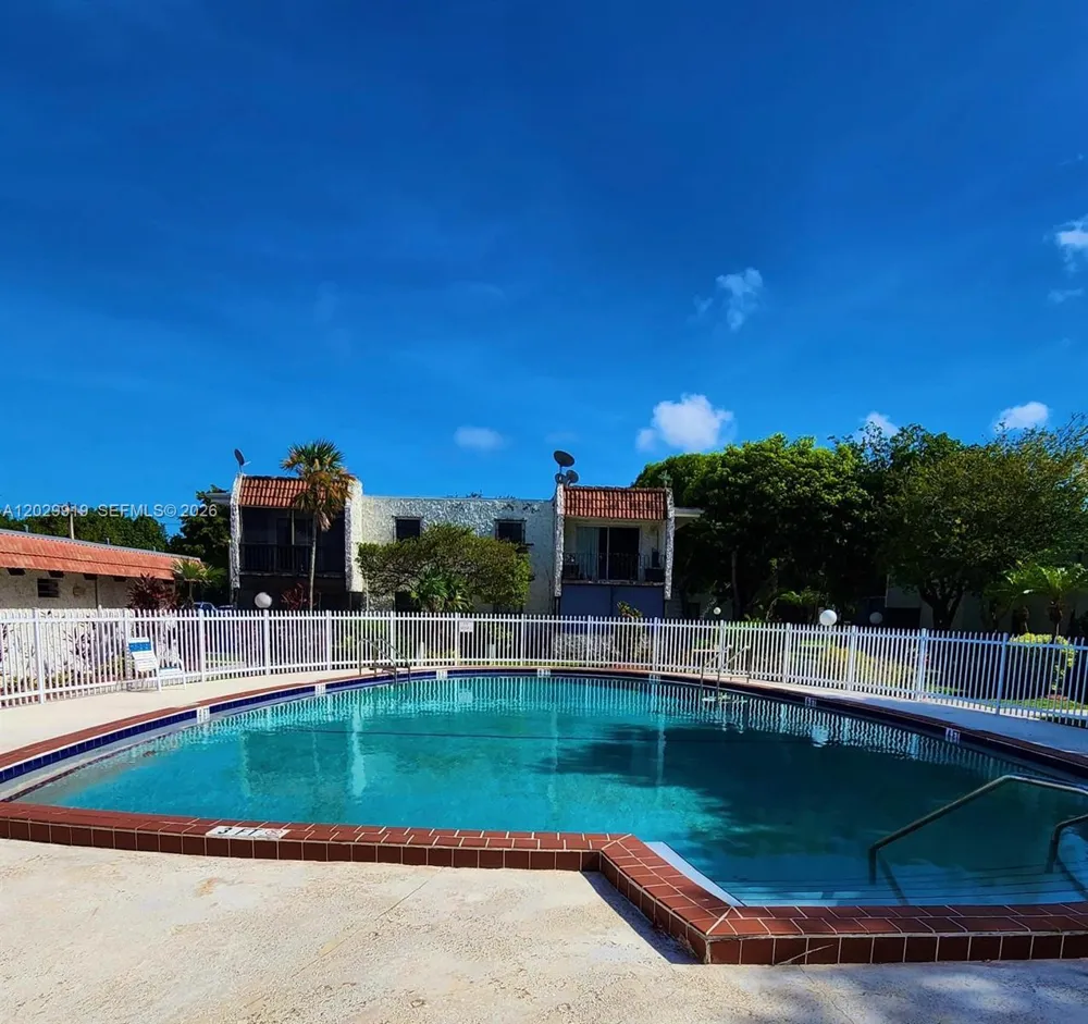 8701 SW 141st St #H6 Palmetto Bay, FL 33176