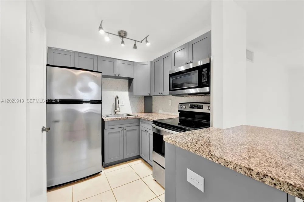 8701 SW 141st St #H6 Palmetto Bay, FL 33176