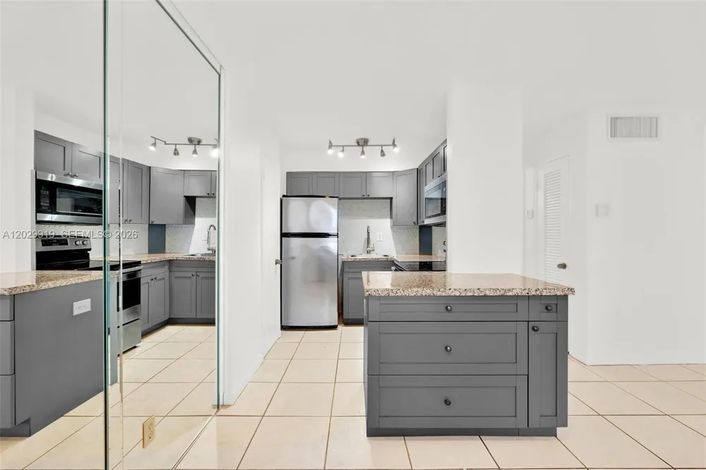 8701 SW 141st St #H6 Palmetto Bay, FL 33176