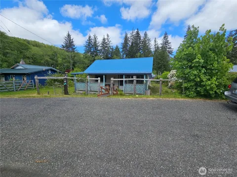 170 Bloedel Boulevard W