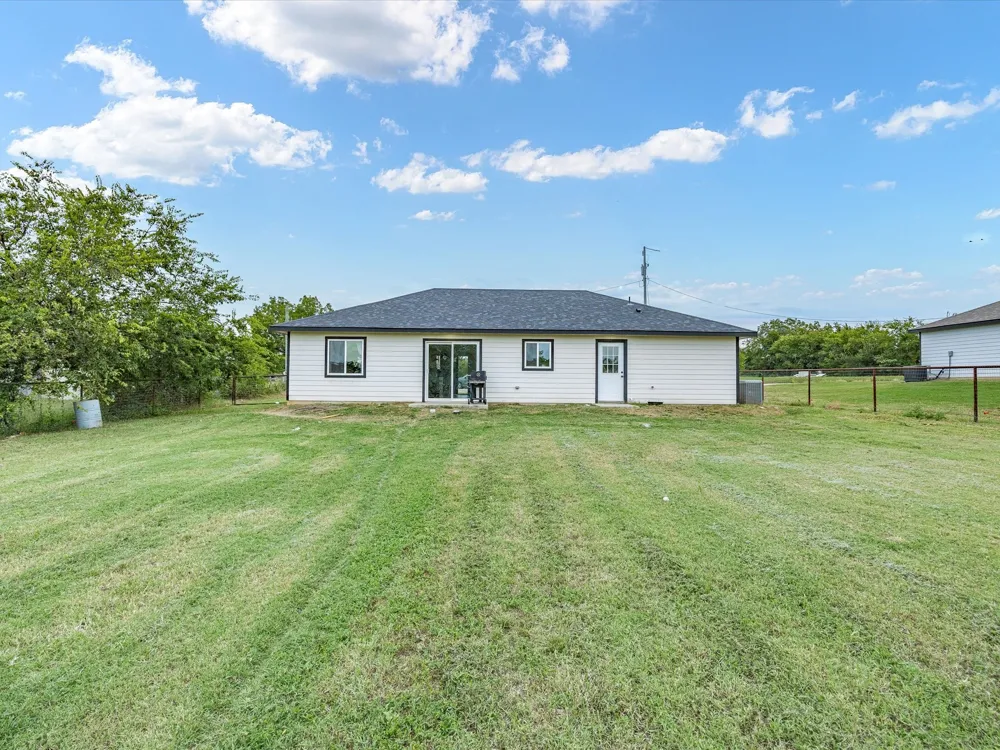 106 Edith Street Bowie, TX 76230