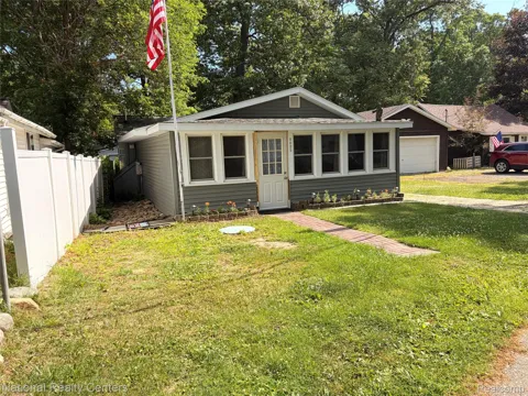 2025 Parkwood Court