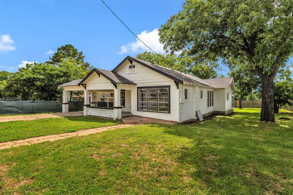 210 S 5th Street Gatesville, TX 76528