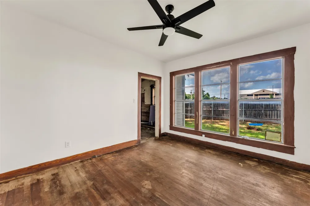 210 S 5th Street Gatesville, TX 76528
