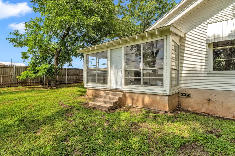 210 S 5th Street Gatesville, TX 76528