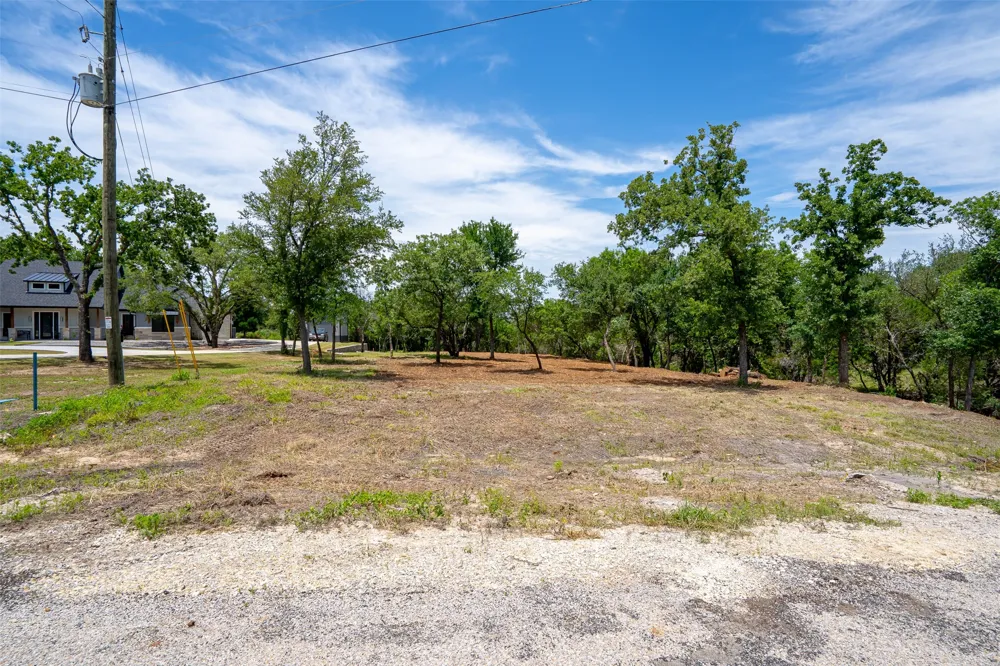 1018 Creek Crossing Road Glen Rose, TX 76070