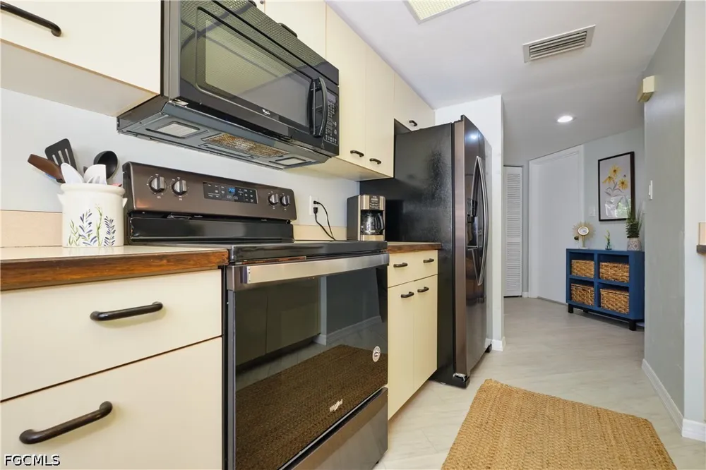 Bagpipe Way #202 Fort Myers, FL 33912