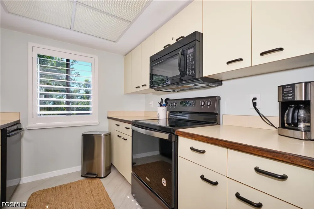 Bagpipe Way #202 Fort Myers, FL 33912