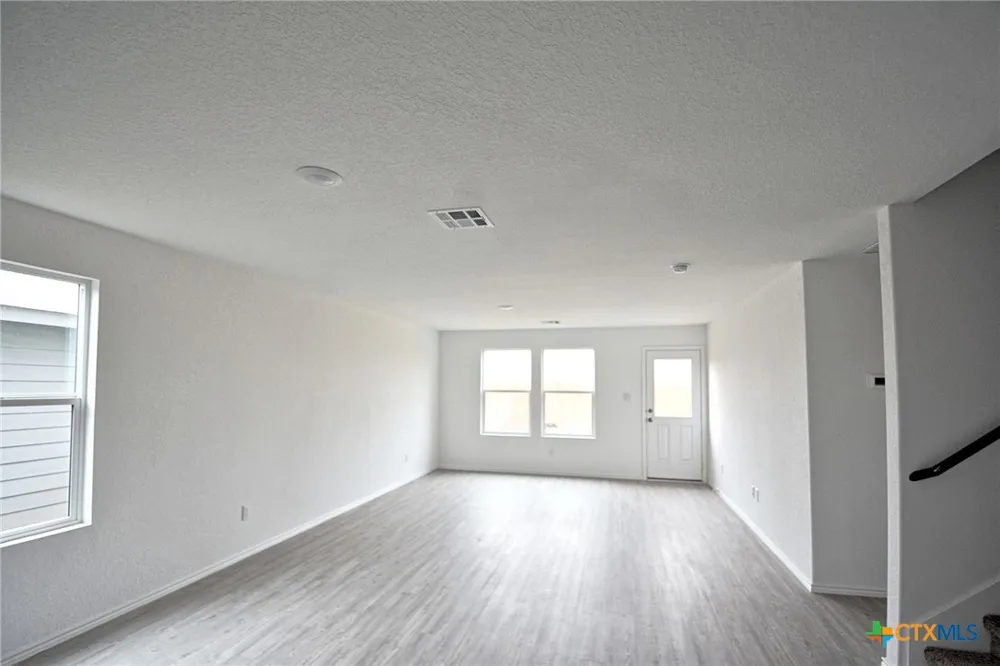 3812 Far Horizon Seguin, TX 78155