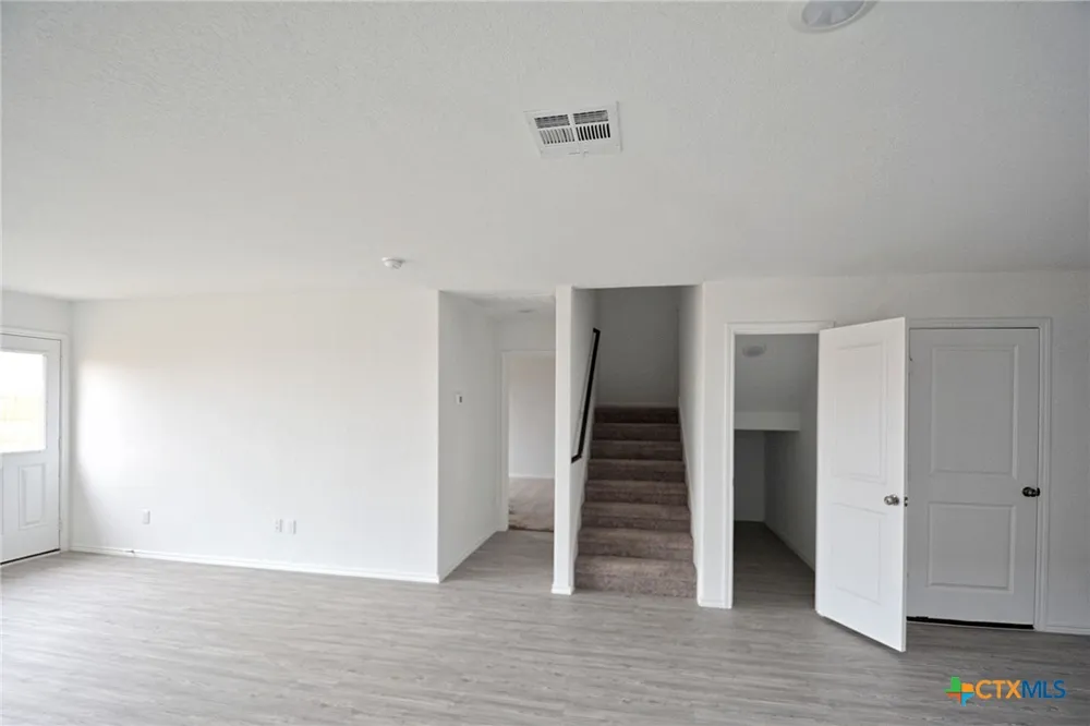 3812 Far Horizon Seguin, TX 78155