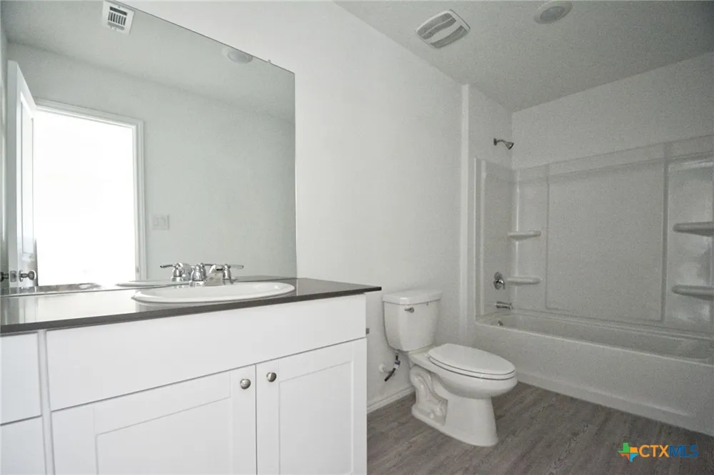 3812 Far Horizon Seguin, TX 78155