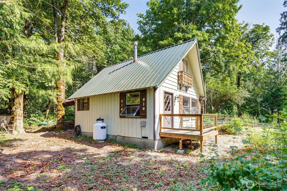 64464 NE 180th Street Baring, WA 98224