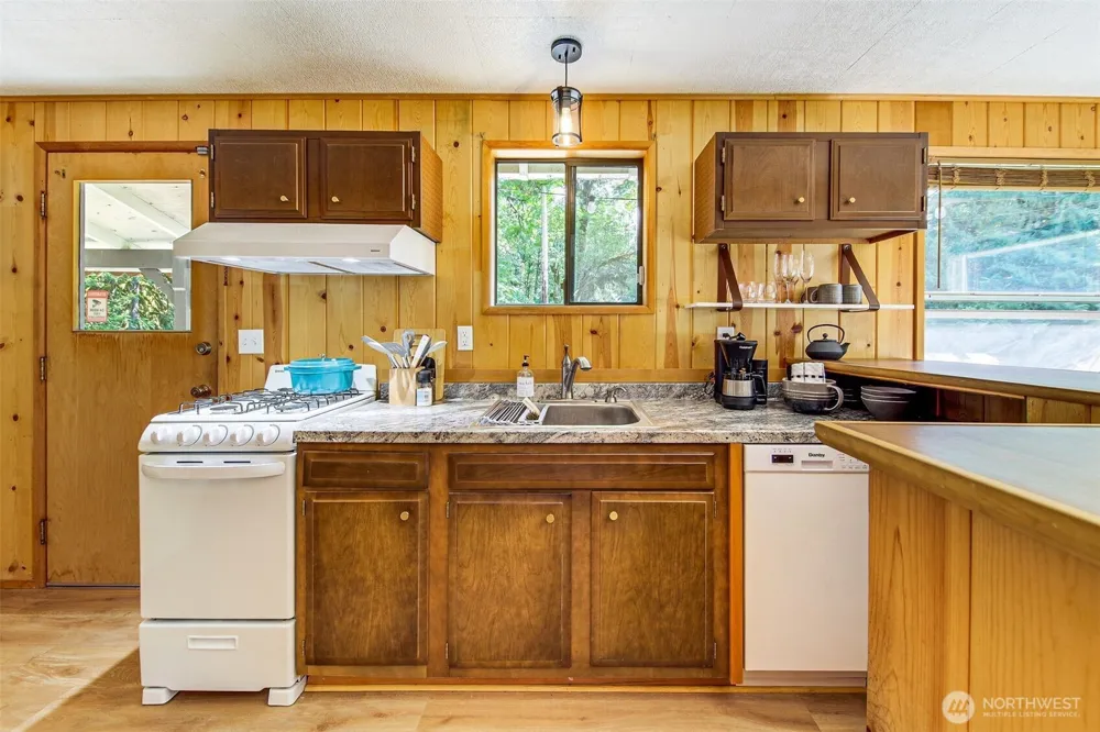 64464 NE 180th Street Baring, WA 98224