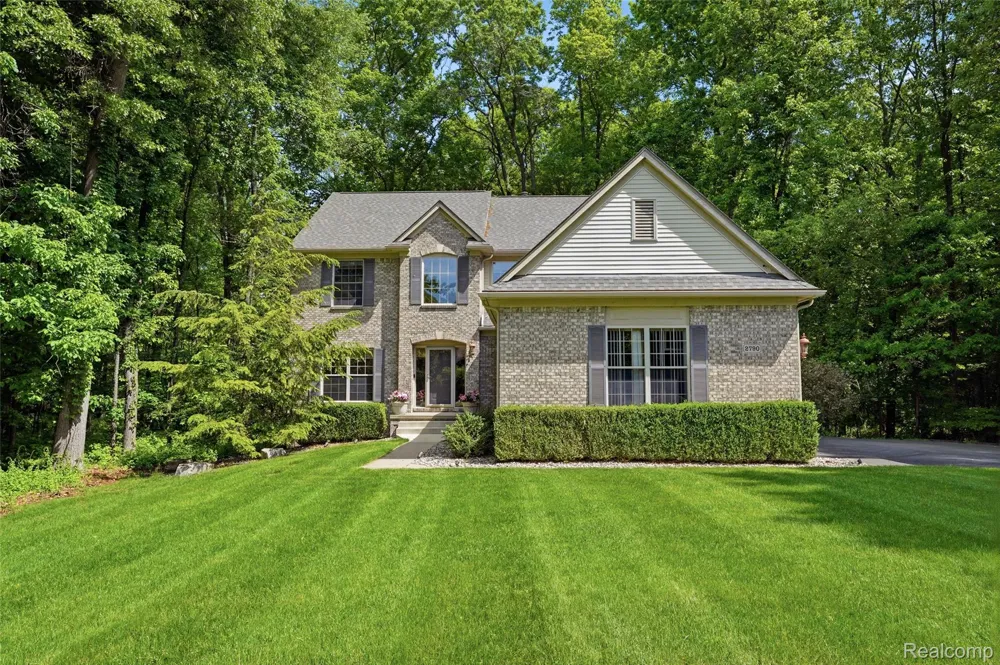 2790 Pine Bluffs Ct. Highland Charter Township, MI 48357