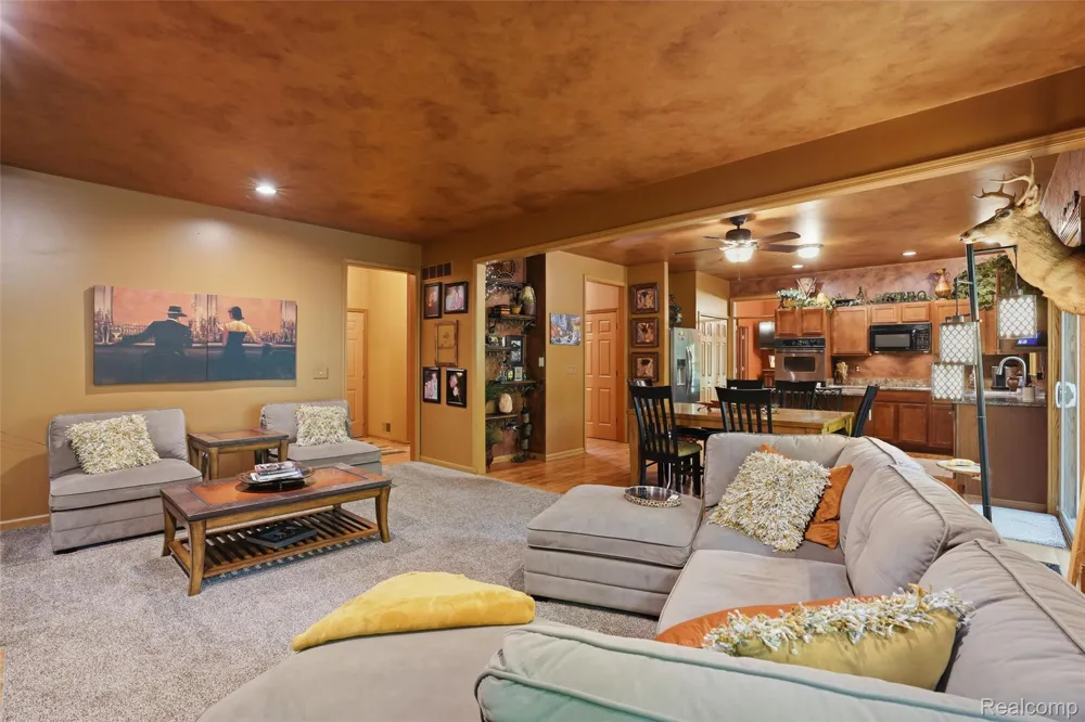 2790 Pine Bluffs Ct. Highland Charter Township, MI 48357