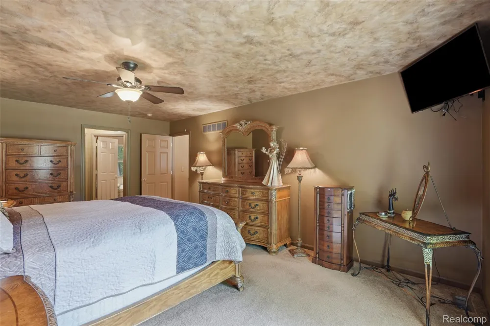 2790 Pine Bluffs Ct. Highland Charter Township, MI 48357