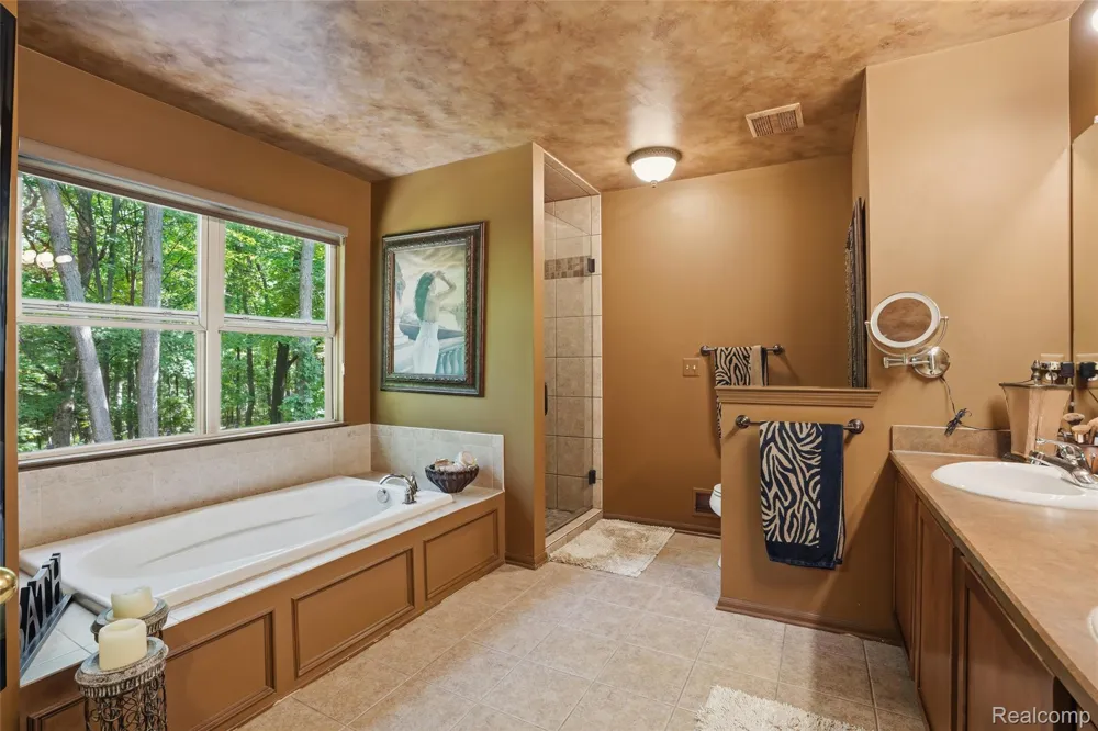 2790 Pine Bluffs Ct. Highland Charter Township, MI 48357