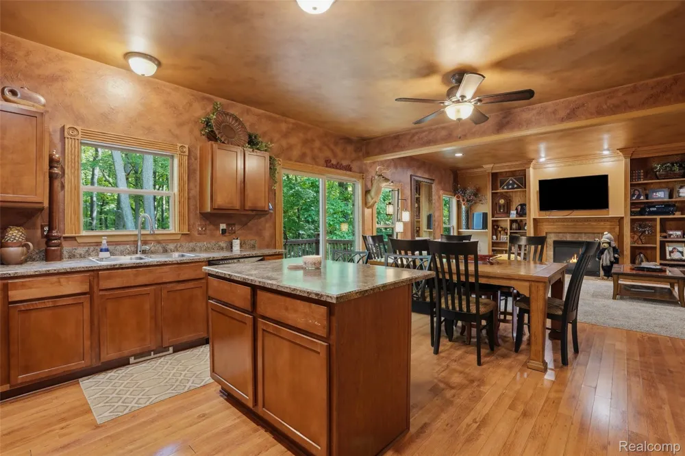 2790 Pine Bluffs Ct. Highland Charter Township, MI 48357