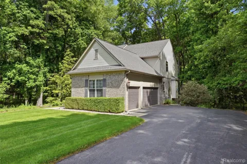 2790 Pine Bluffs Ct.