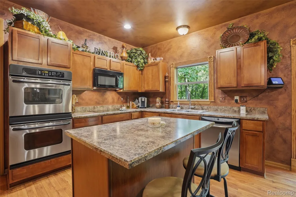 2790 Pine Bluffs Ct. Highland Charter Township, MI 48357
